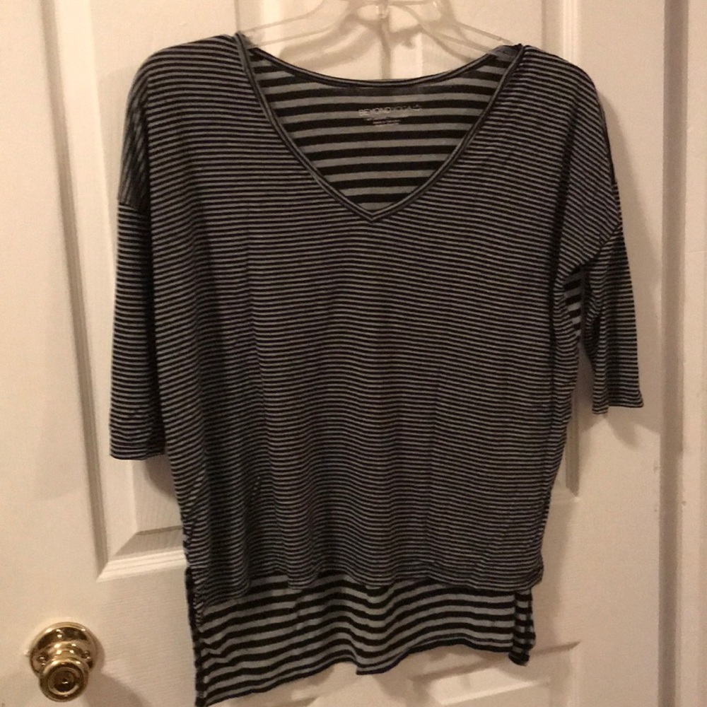 🧘🏽‍♀️Beyond yoga t shirt size xs, no flaws